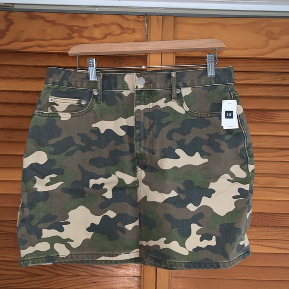 NWT GAP camo Jean skirt - Picture 2 of 4